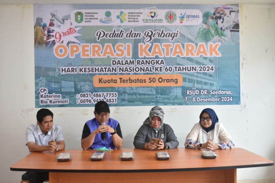 Operasi Katarak dalam Rangka Hari Kesehatan Nasional ke 60 Tahun 2024 di RSUD dr. Soedarso. Minggu, 8 Desember 2024.