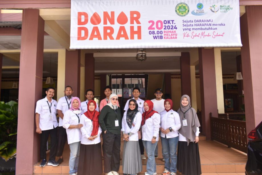 Dukungan Fasilitasi UTDRS RSUD dr. Soedarso pada Kegiatan Donor Darah Festival Melayu Kalbar XIII – 2024. Minggu, 20 Oktober 2024.