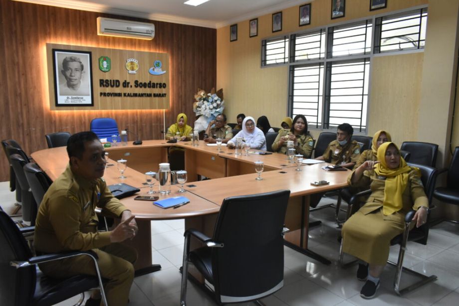 Pendampingan Persiapan Monev Keterbukaan Informasi Publik oleh PPID Utama di RSUD dr. Soedarso. Senin, 21 Oktober 2024.