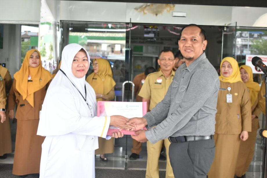 Apel Pagi dan Ucapan Selamat atas Keberhasilan RSUD dr. Soedarso Meraih Penghargaan sebagai Fasyankes (FKRTL) Terbaik Ketiga dalam Implementasi One Stop Service TBC – HIV dan TBC – DM di Provinsi Kalimantan Barat Tahun 2024.