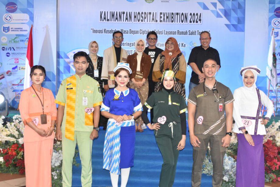 Lomba Fashion Show Busana Rumah Sakit. Jumat, 22 November 2024.