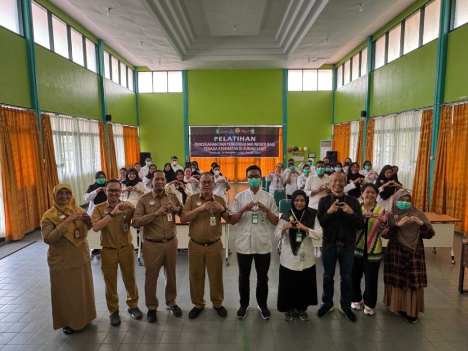 Pelatihan Pencegahan dan Pengendalian Infeksi bagi Tenaga Kesehatan di RSUD dr. Soedarso 29 Oktober – 1 November 2024. Selasa, 29 Oktober 2024.