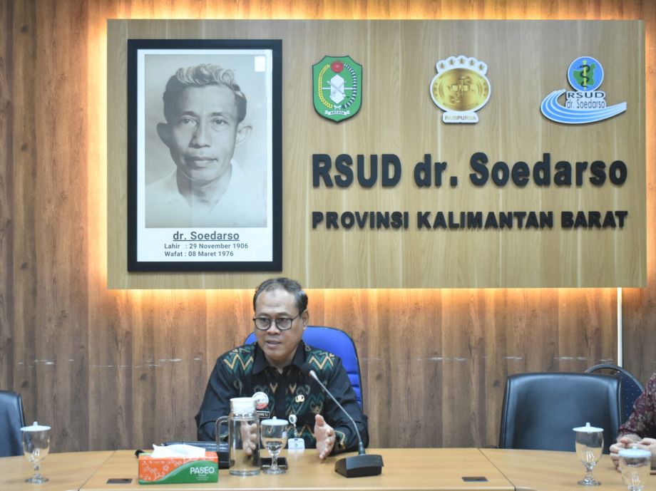 Studi Banding RSUD M. Th. Djaman Kabupaten Sanggau terkait Pengelolaan SDM BLUD, SDM Pelayanan KJSU, dan Pengelolaan Kearsipan ke RSUD dr. Soedarso. Jumat, 8 November 2024.